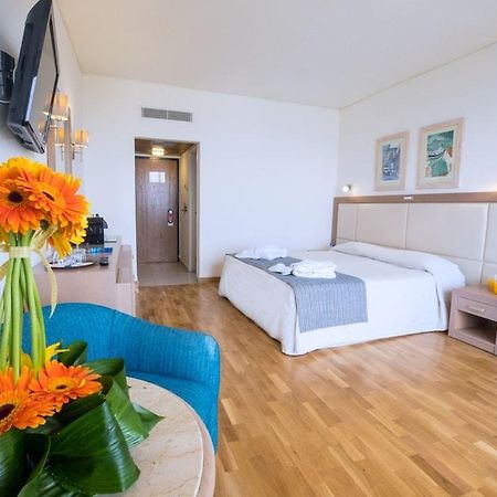 The Golden Coast Beach Hotel Pernera Buitenkant foto