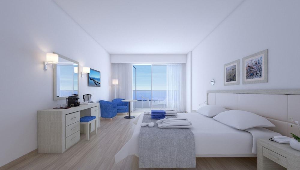 The Golden Coast Beach Hotel Pernera Buitenkant foto