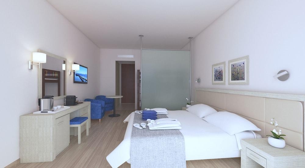 The Golden Coast Beach Hotel Pernera Buitenkant foto